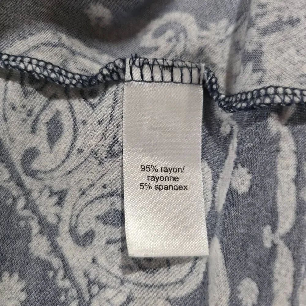 24/7 by Maurices Striped Paisley V-Neck Top Small - Picture 7 of 8